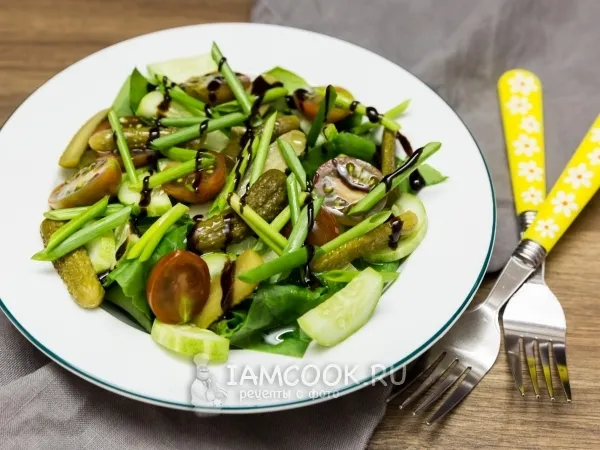 Фото блюда: Салат из шпината и огурцов