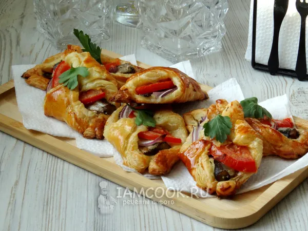 Фото блюда: Шпроты в слоеном тесте