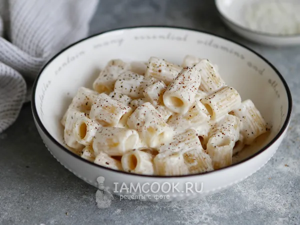 Фото блюда: Макароны в сливочном соусе со сметаной
