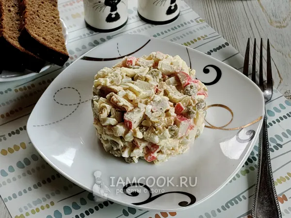 Фото блюда: Салат с крабовыми палочками и сыром косичкой