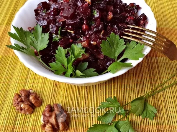 Фото блюда: Закуска из свёклы с орехами
