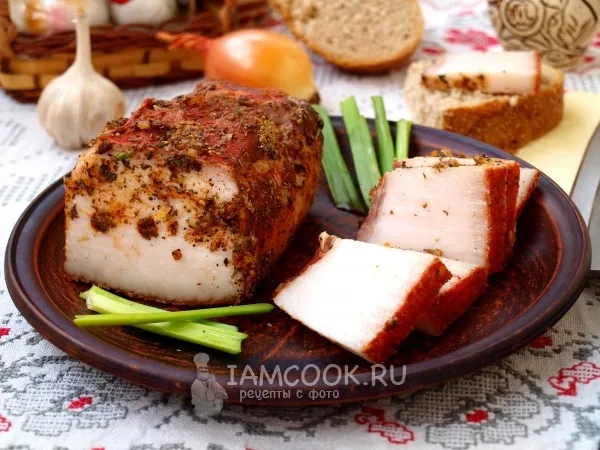 Фото блюда: Сало в луковой шелухе