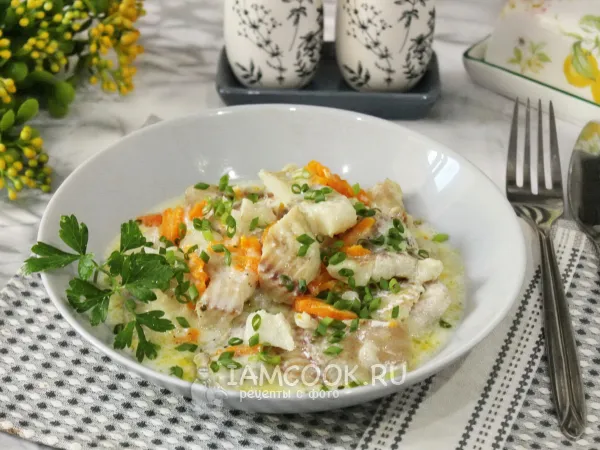 Фото блюда: Треска в сметане на сковороде