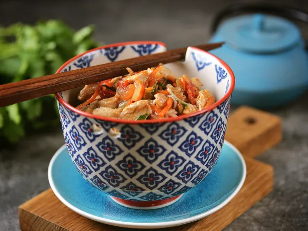 Фото блюда: Рисовая лапша с индейкой и овощами