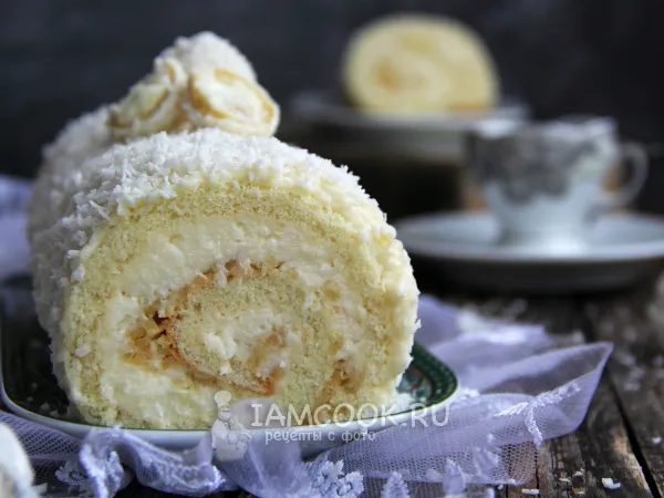 Фото блюда: Бисквитный рулет «Рафаэлло»