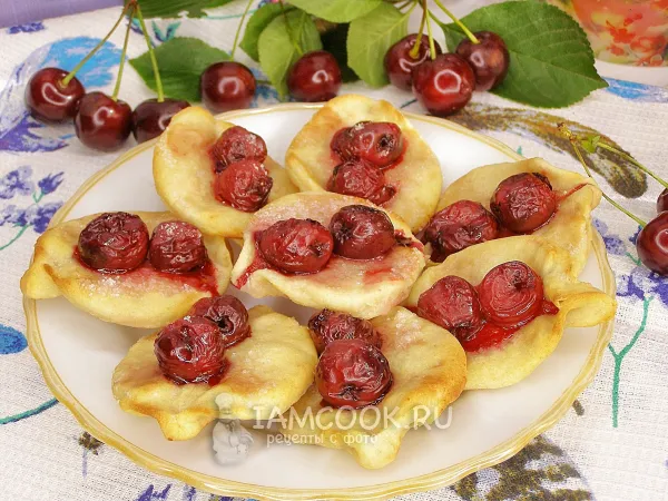 Фото блюда: Творожное печенье с вишней