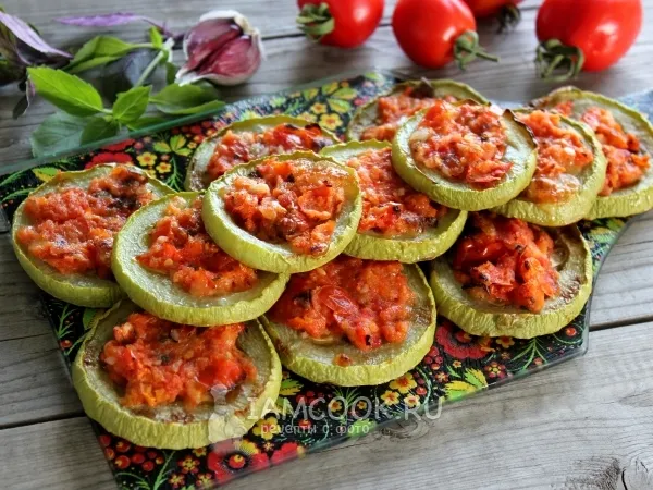 Фото блюда: Кабачки с помидорами и чесноком в духовке