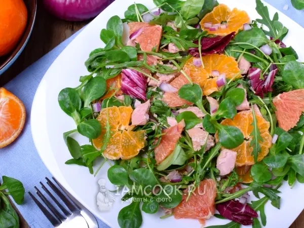 Фото блюда: Салат с консервированным тунцом и цитрусовыми