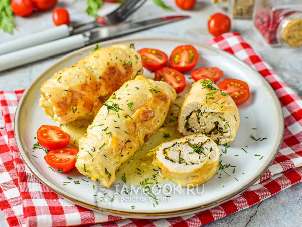 Фото блюда: Куриные рулетики в сметанном соусе