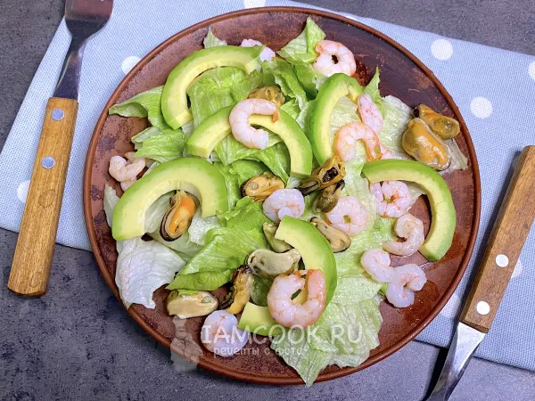 Фото блюда: Салат с креветками, мидиями и авокадо