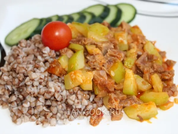 Фото блюда: Кабачки с говяжей тушенкой