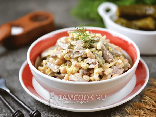 Фото блюда: Салат с куриными сердечками и фасолью