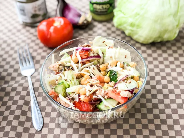 Фото блюда: Салат с нутом и горбушей