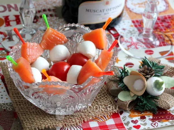 Фото блюда: Канапе с семгой и моцареллой (без хлеба)