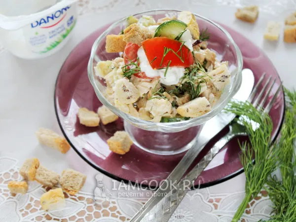 Фото блюда: Салат из пекинской капусты с огурцом и сухариками