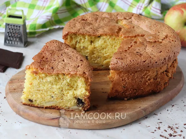 Фото блюда: Шарлотка с яблоками и шоколадом