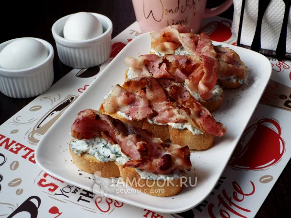 Фото блюда: Брускетта с жареным беконом