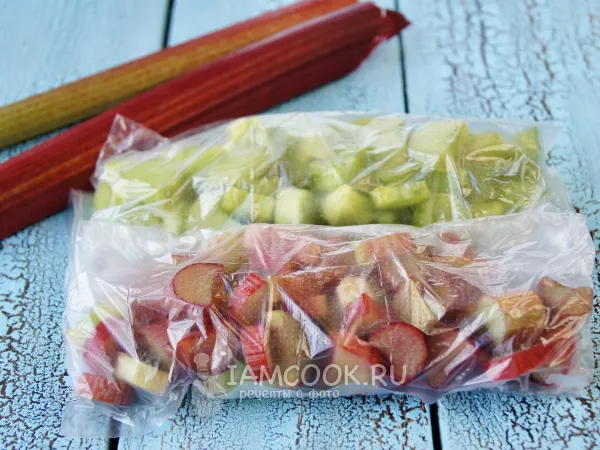 Фото блюда: Заморозка ревеня на зиму