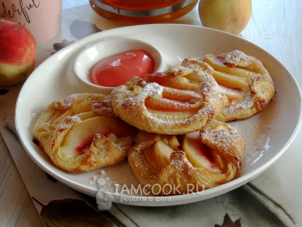 Фото блюда: Слойки с рикоттой и персиками