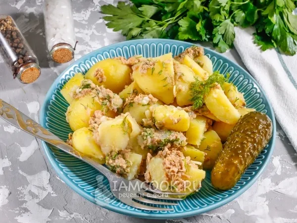 Фото блюда: Отварной картофель с консервированным тунцом