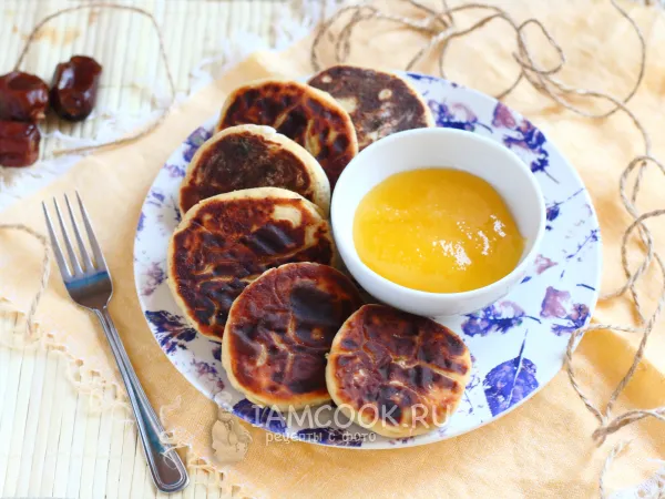 Фото блюда: Сырники с финиками