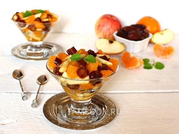 Фото блюда: Салат из фиников и мандаринов