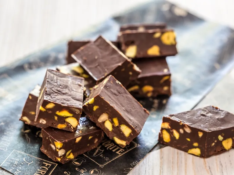 Фото блюда: Шоколадная помадка со сгущенкой и орехами