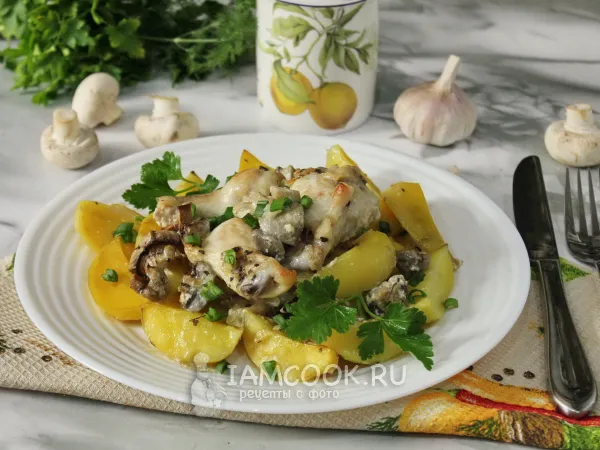 Фото блюда: Картошка с крылышками и грибами в духовке