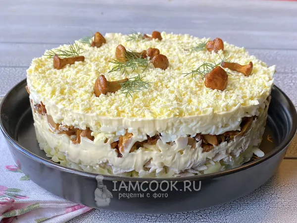 Фото блюда: Салат с лисичками и курицей