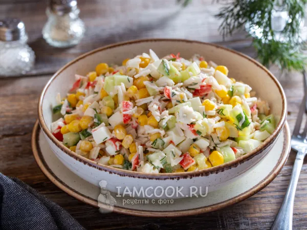 Фото блюда: Диетический салат с крабовыми палочками (ПП)