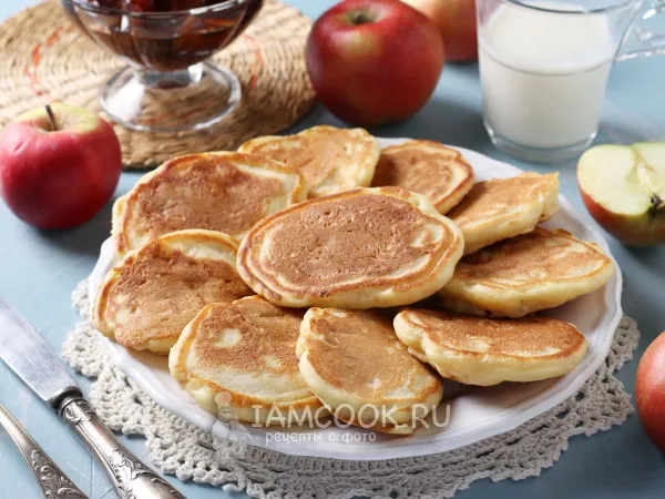 Фото блюда: Оладьи на кислом молоке с яблоками