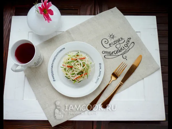 Фото блюда: Салат из кольраби с тархуном