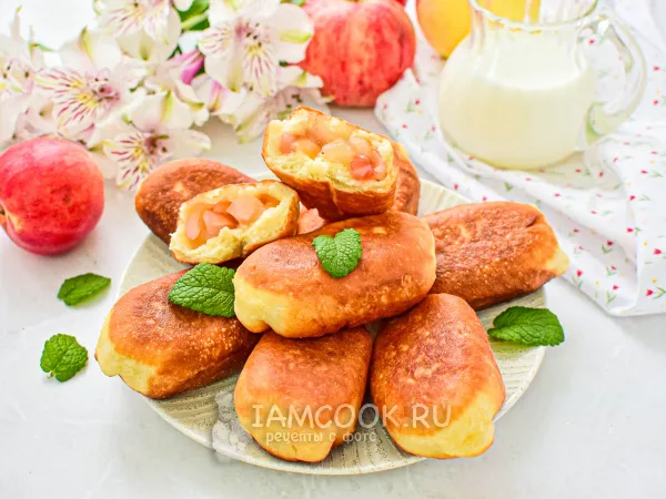 Фото блюда: Пирожки с яблоками жареные (из дрожжевого теста)