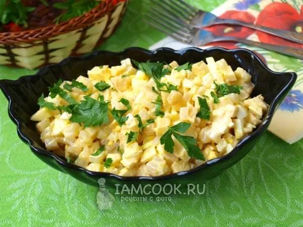 Фото блюда: Салат из кальмаров с яблоками