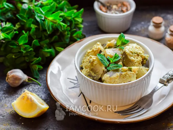 Фото блюда: Тушеный хек с грибами и зеленью