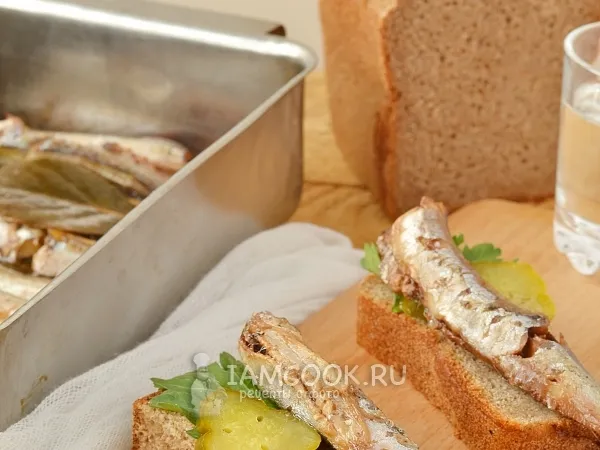 Фото блюда: Домашние шпроты из мойвы