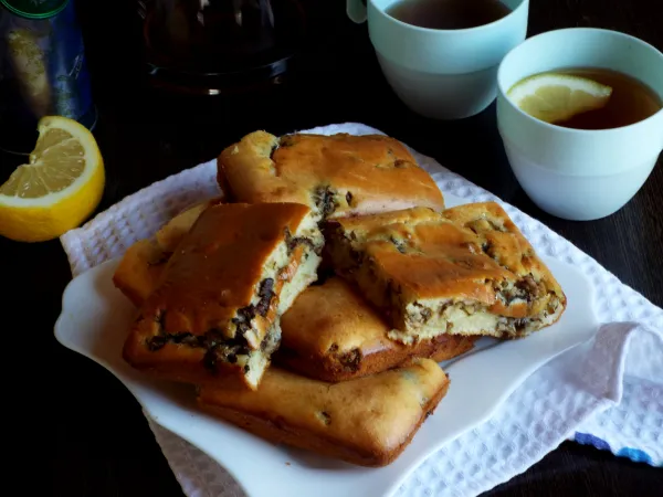 Фото блюда: Заливной пирог с рыбными консервами на молоке