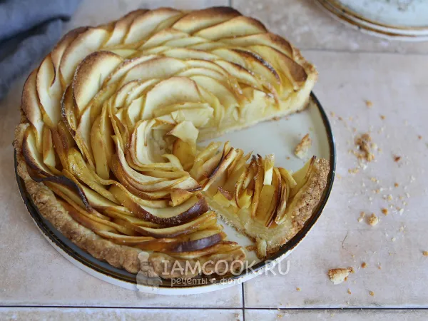 Фото блюда: Открытый яблочный пирог из песочного теста