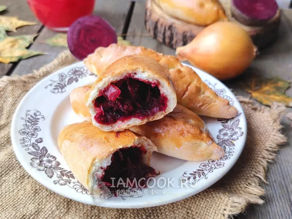 Фото блюда: Пирожки со свеклой в духовке