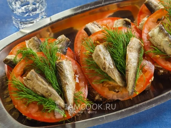 Фото блюда: Бутерброды «Балтийский моряк» со шпротами