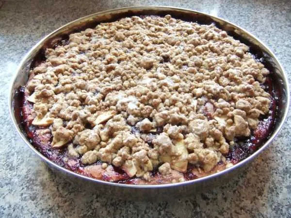 Фото блюда: Дрожжевой пирог с яблоком, корицей и штрейзелем