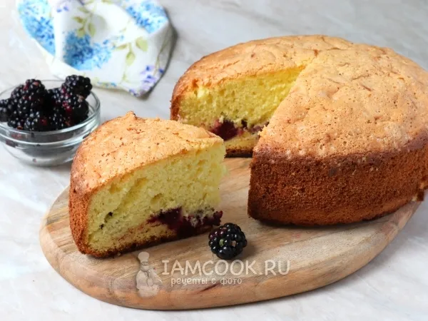 Фото блюда: Шарлотка с ежевикой