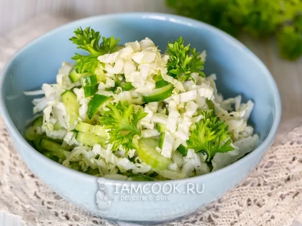Фото блюда: Салат из свежих огурцов с пекинской капустой