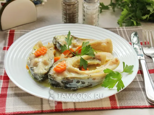 Фото блюда: Тушеный карп в сметане