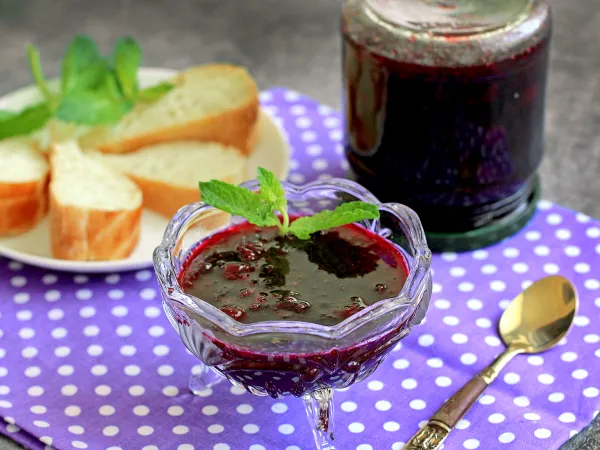 Фото блюда: Варенье из черной смородины и вишни