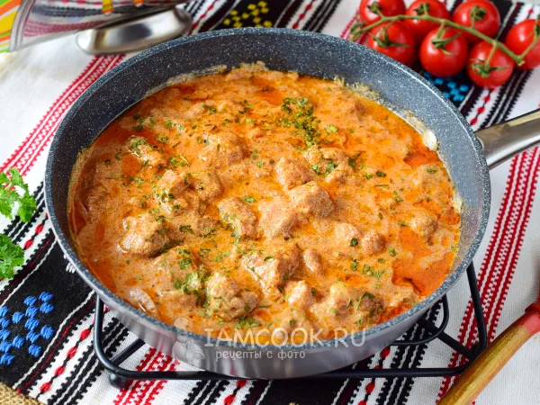 Фото блюда: Бефстроганов из свинины с томатной пастой в подливке