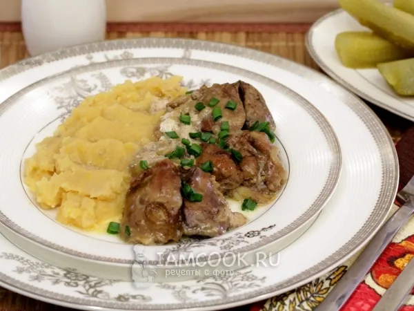 Фото блюда: Печень тушеная в сметане в мультиварке