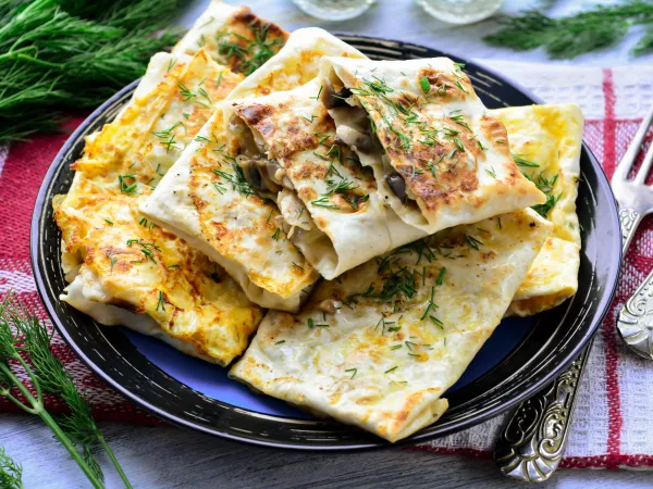 Фото блюда: Конвертики из лаваша с курицей и грибами