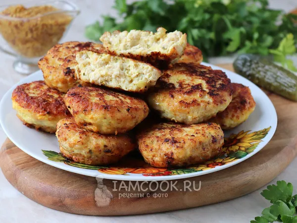 Фото блюда: Котлеты из фарша с солеными огурцами