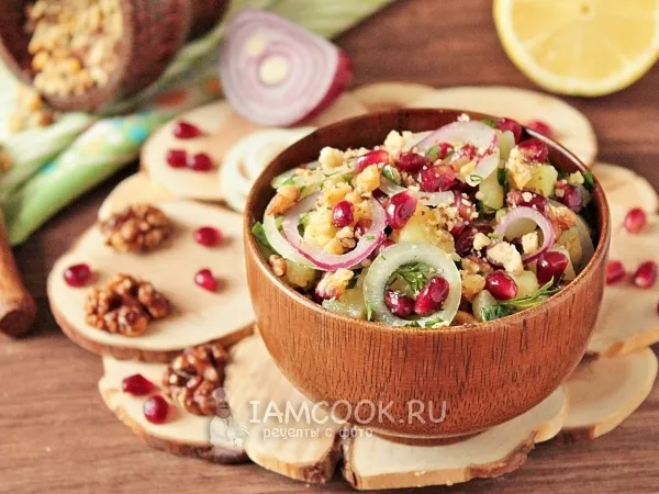 Фото блюда: Салат из граната и грецких орехов